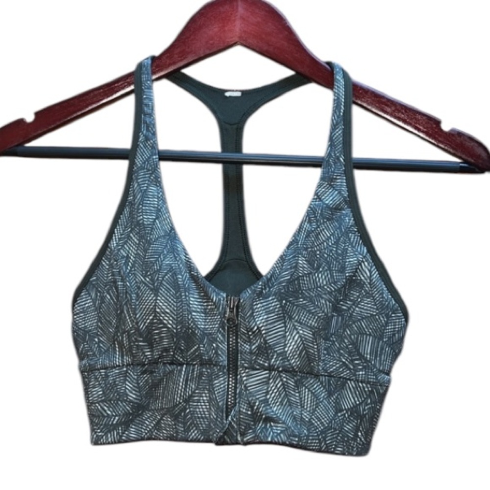 Lululemon Cool to Street Bra
Jazzy White Gator Green / Gator Green Size 4 - Picture 15 of 17